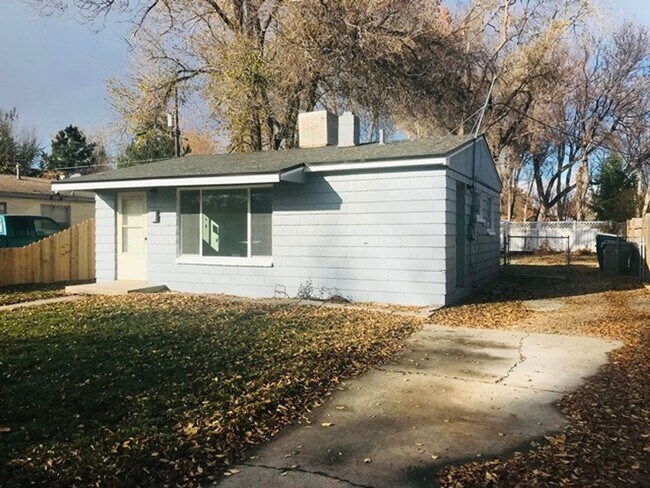 Building Photo - 2 BR 1 BA