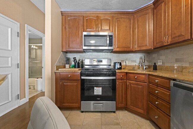 Foto del edificio - 183 W 8th St