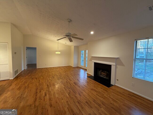 Building Photo - 1417 Keys Crossing Dr NE