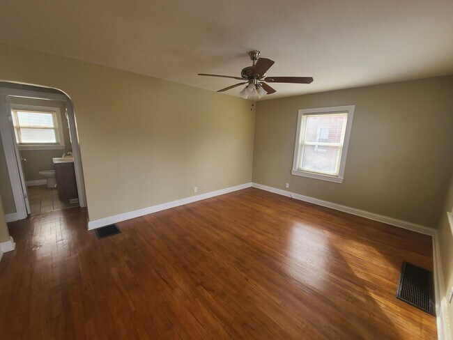 Foto del edificio - Extra clean and spacious home with a finis...
