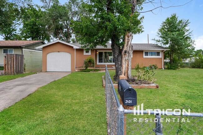 Building Photo - 301 Leta Dr
