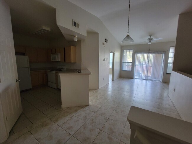 Building Photo - 2045 Erving Cir
