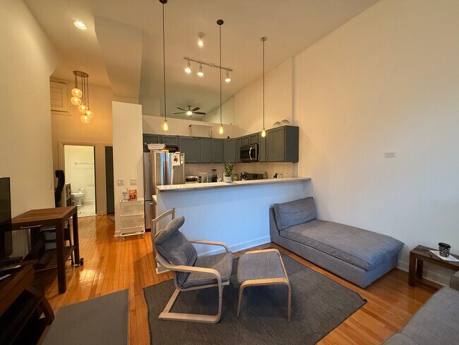 Foto del edificio - 1732 W 17th St