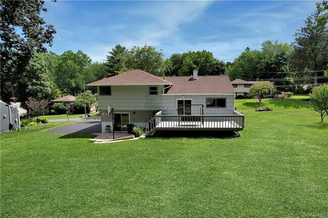 Building Photo - 8 Scott Dr