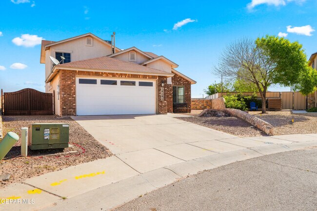 Building Photo - 14141 Tierra Leona Dr