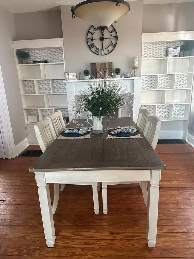 Photo - 506 E 21st St House