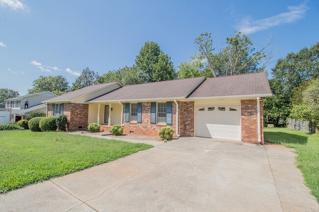 Building Photo - 102 Ticonderoga Dr