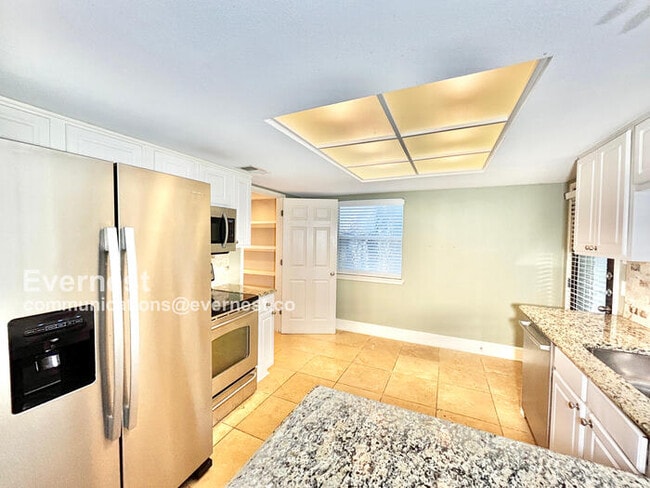Foto del edificio - 7807 Meadow Park Dr