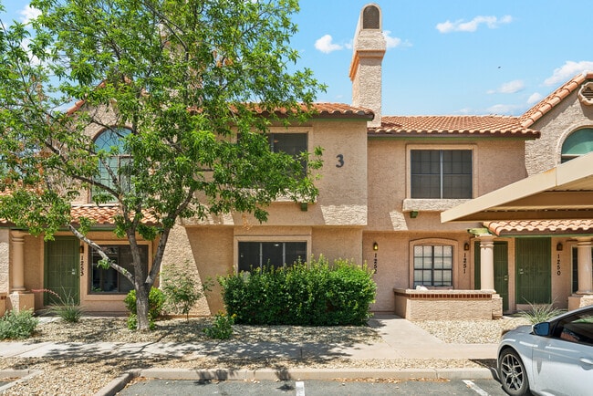 Building Photo - 4901 E Kelton Ln