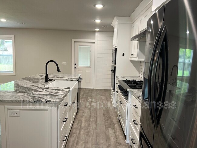 Foto del edificio - 606 Wanda St