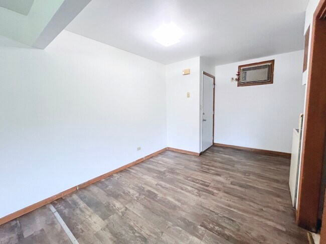 Foto del edificio - 639 McHenry Ave