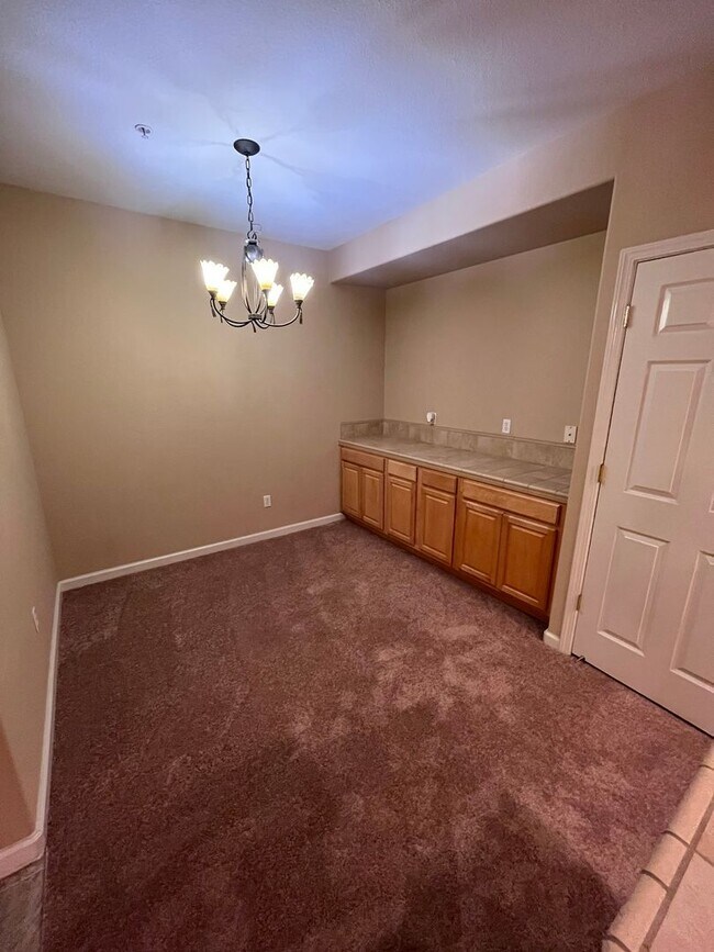 Building Photo - NICE CONDO IN ROCKLIN AT GATED COMMUNITY O...