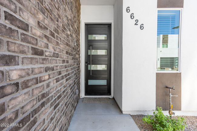 Building Photo - 6610 N 16th St