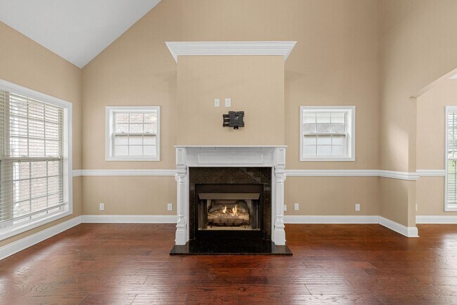 Building Photo - Pet Friendly in Sango!