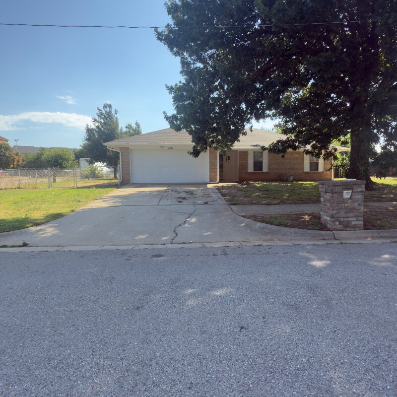 Foto principal - 100 Lochwood Cir