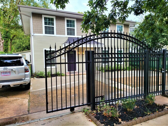 Foto del edificio - 3115 Cleburne St