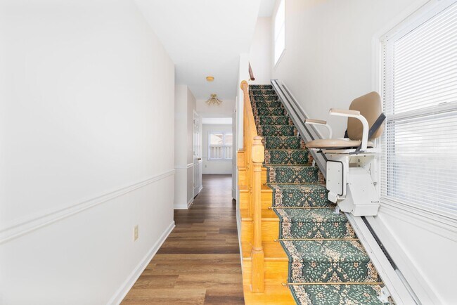 Building Photo - 2007 Williamsburg Square