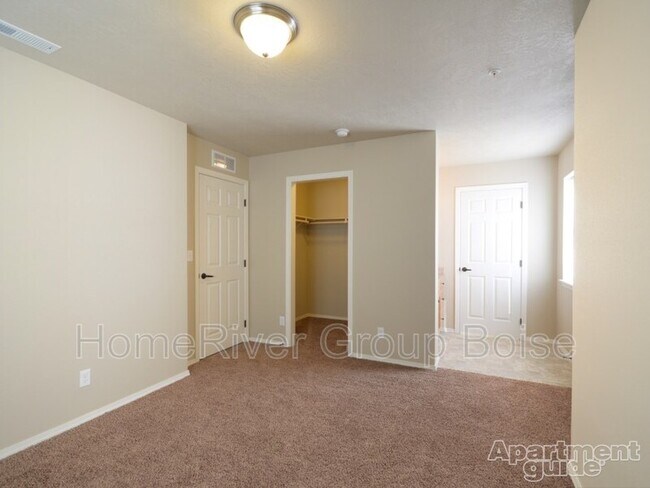 Foto del edificio - 6787 Irving St W