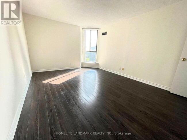 Building Photo - 75 Bamburgh Cir