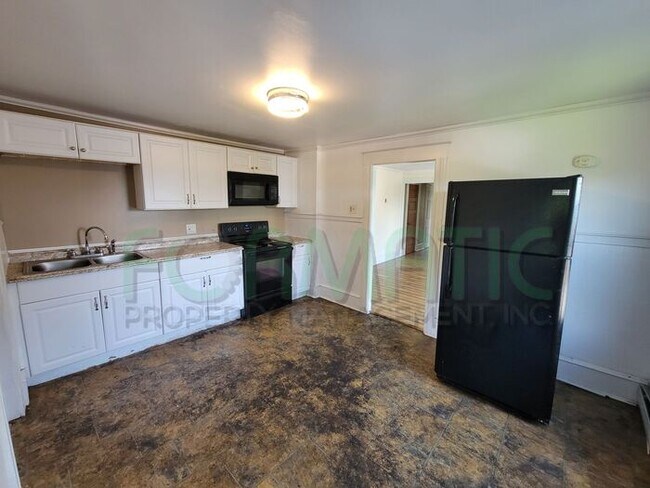 Foto del edificio - Second floor - 2 Bedrooms and 1 Bathroom, ...