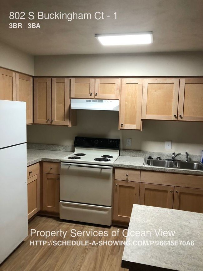 Building Photo - 802 S Buckingham Ct