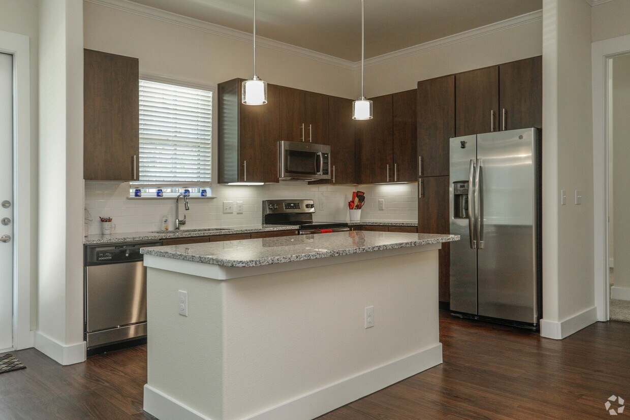 Ivy Point Kingwood Apartments in Kingwood, TX