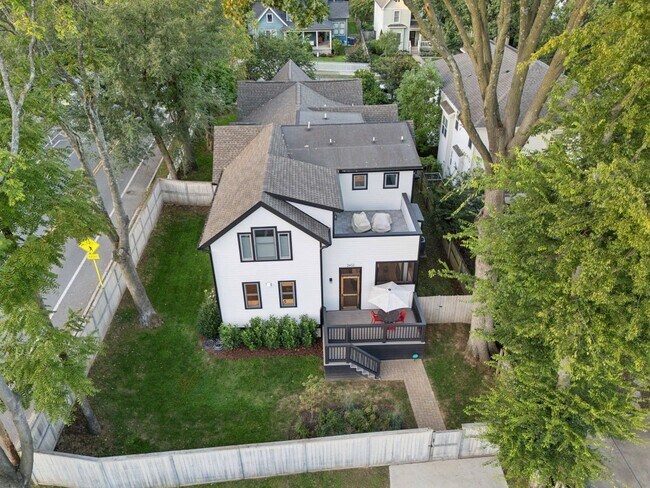 Foto del edificio - 2602 10th Ave S