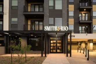 Building Photo - Smith & Rio