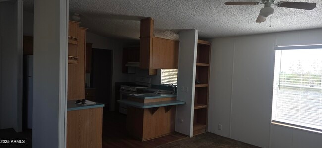 Building Photo - 2209 E Carriage Dr