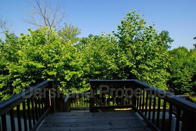 Foto del edificio - 14313 Foxcroft Rd