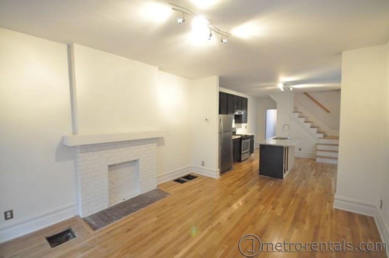 Primary Photo - 202-204 E Hudson Street