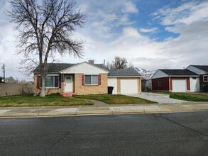 Building Photo - 5761 S Hillside Dr