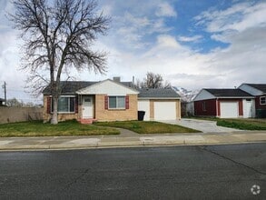Building Photo - 5761 S Hillside Dr