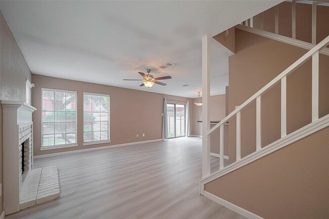 Building Photo - 2211 S Kirkwood Rd