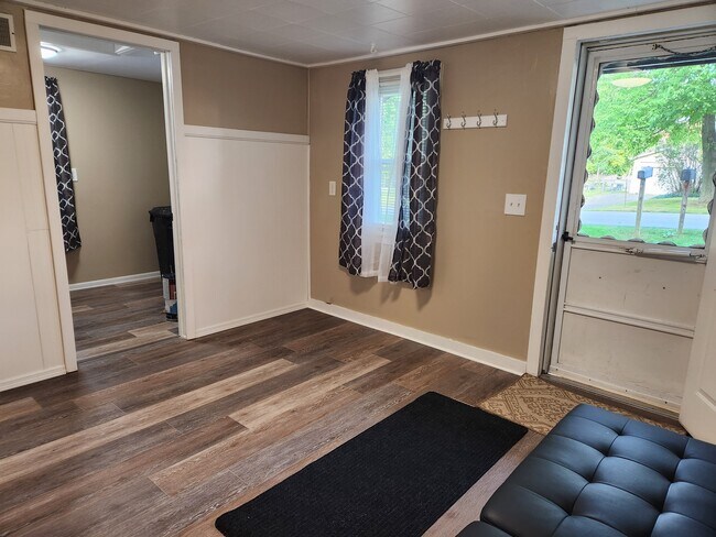 Sala de estar 12x11 - 2644 Parker Ave