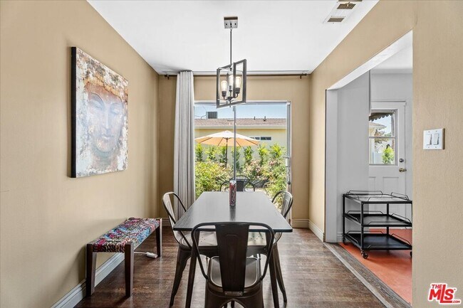 Foto del edificio - 17512 Bullock St