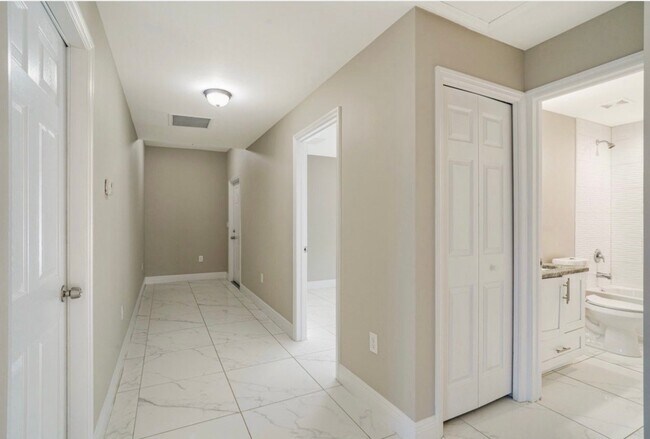 Foto del edificio - 1109-1111 Hightower Ave S