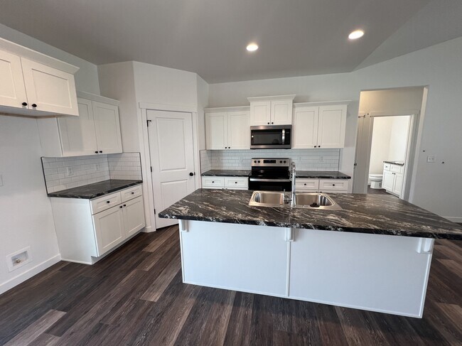 Lots of cabinets & pantry - 1228 Terra Ave