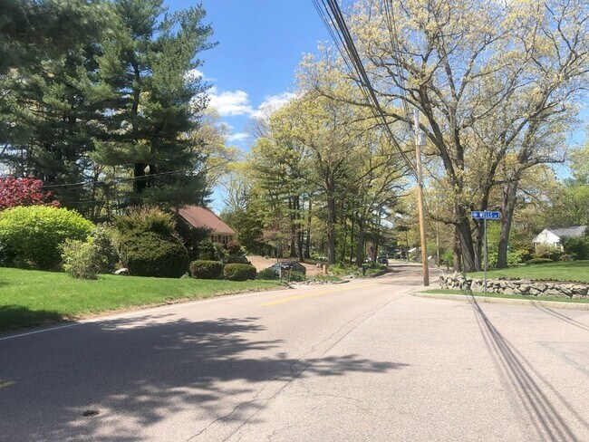 Foto del edificio - 218 Thurber Ave