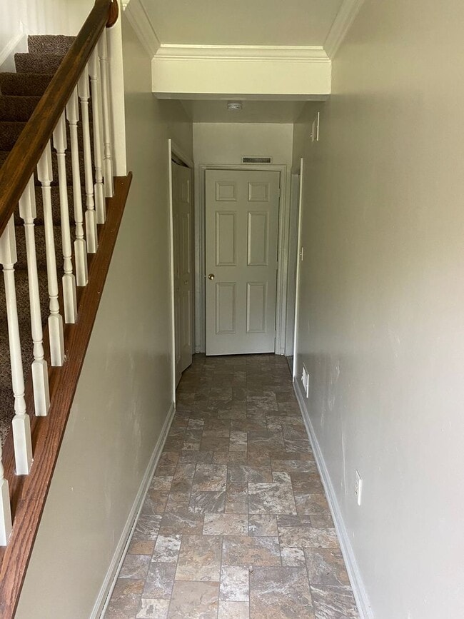 Building Photo - 607 Emerald Dr