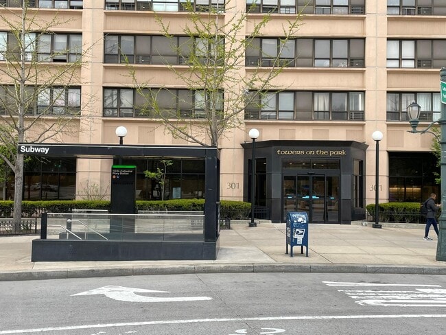 Building Photo - 301 W 110th St