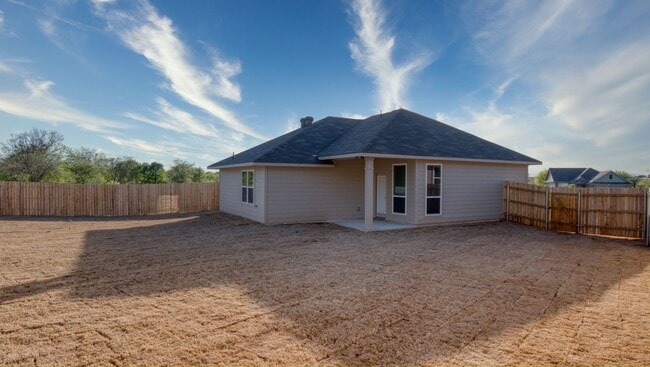 Building Photo - Live, love, and grow in this charming home!