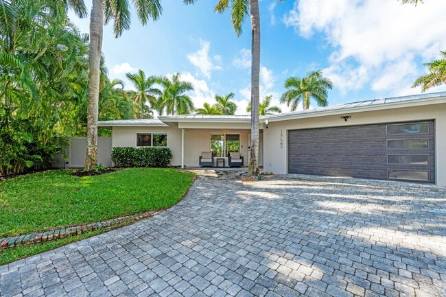 Foto del edificio - 1725 NE 23rd Ave