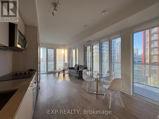 Photo du bâtiment - 135 Lower Sherbourne St