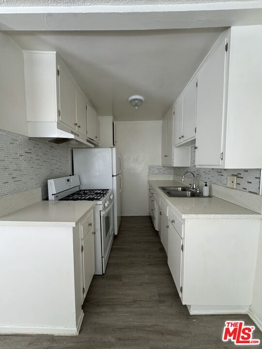 Building Photo - 5811 Harold Way