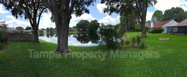 Foto del edificio - 16214 Pebblebrook Dr