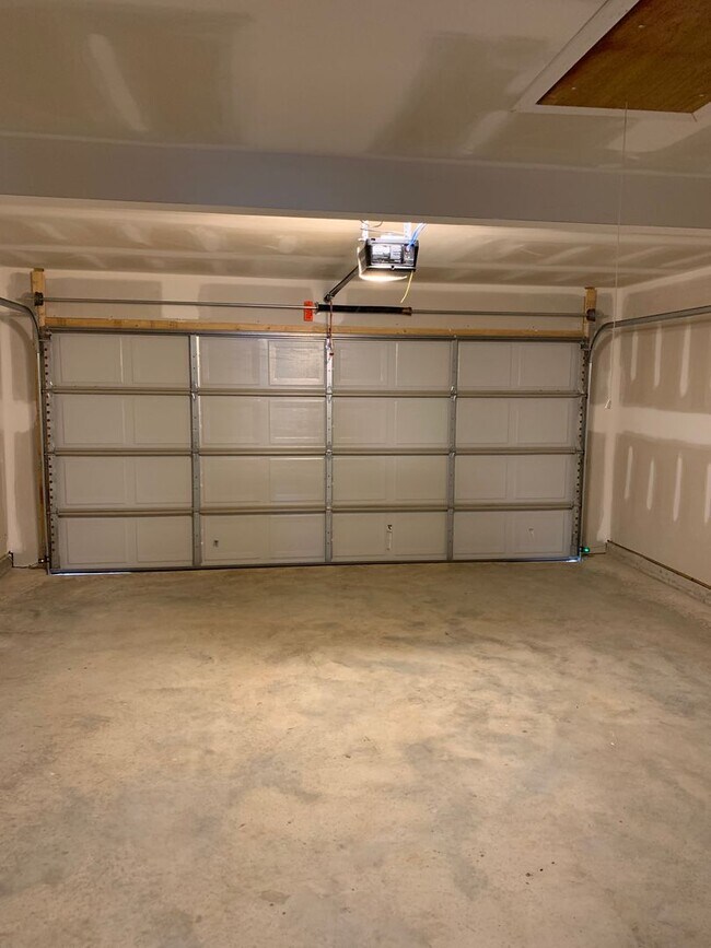 Building Photo - *Preleasing* NEW Four Bedroom | Two Bathro...