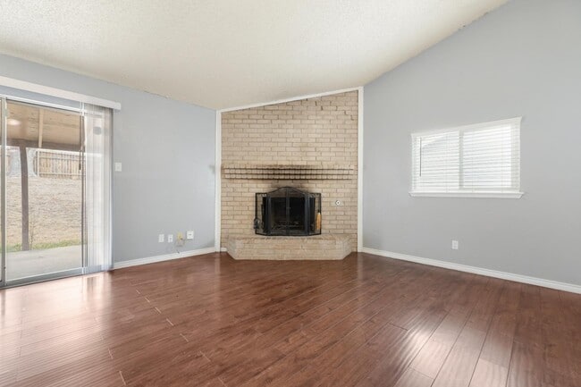 Building Photo - 5718 Champions Hill Dr