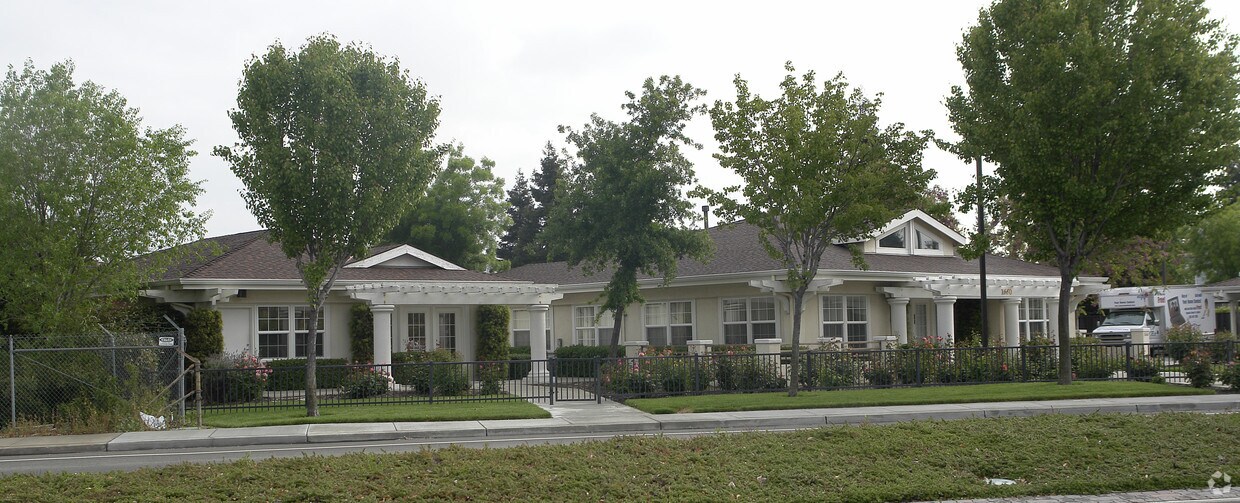 Foto principal - 1660 Portola Ave