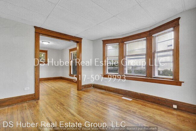 Foto del edificio - 3 br, 1 bath House - 144 E. Barnes Ave.